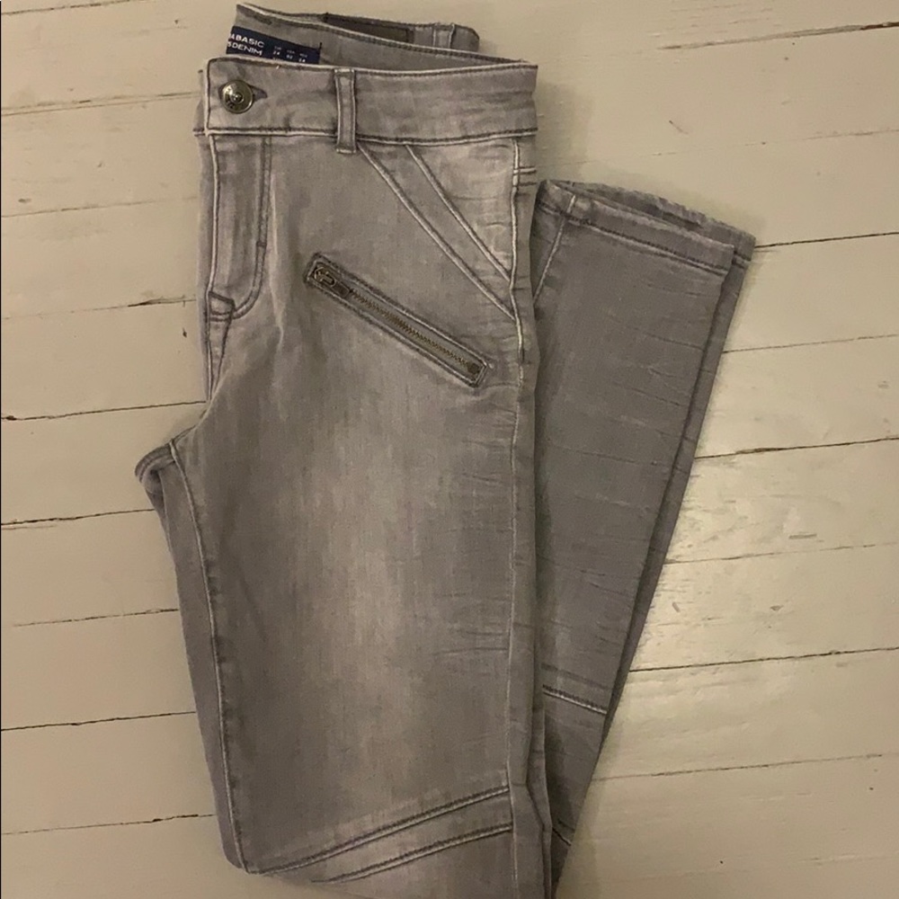 LIKE NEW Zara Gray Skinny Jeans